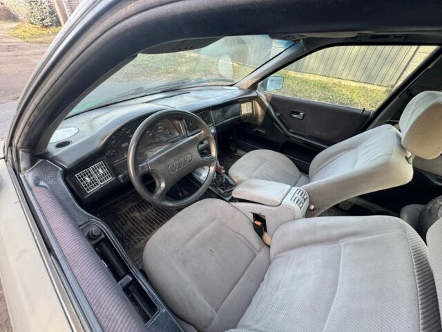 Серый Ауди 80, объемом двигателя 1.9 л и пробегом 200 тыс. км за 1350 $, фото 6 на Automoto.ua