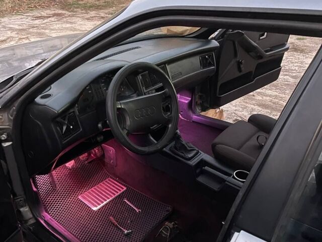 Сірий Ауді 80, об'ємом двигуна 1.78 л та пробігом 0 тис. км за 390 $, фото 3 на Automoto.ua