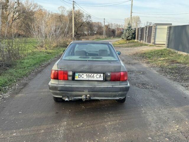 Серый Ауди 80, объемом двигателя 1.9 л и пробегом 200 тыс. км за 1350 $, фото 2 на Automoto.ua