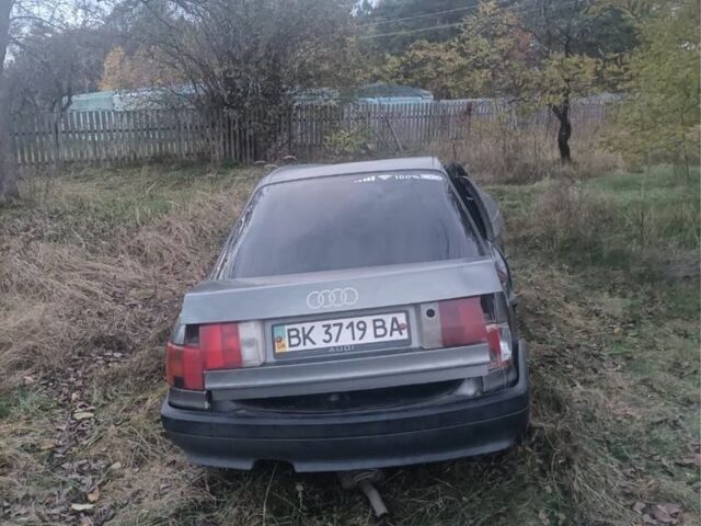 Серый Ауди 80, объемом двигателя 1.8 л и пробегом 240 тыс. км за 700 $, фото 1 на Automoto.ua