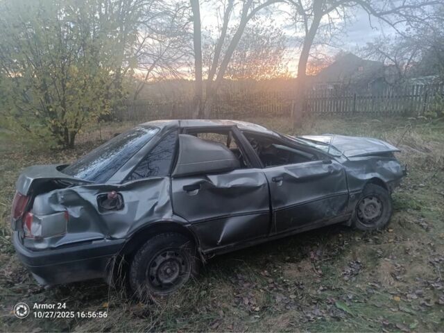 Серый Ауди 80, объемом двигателя 1.8 л и пробегом 240 тыс. км за 700 $, фото 4 на Automoto.ua