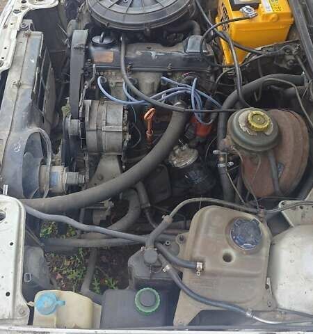 Серый Ауди 80, объемом двигателя 1.8 л и пробегом 350 тыс. км за 1700 $, фото 6 на Automoto.ua