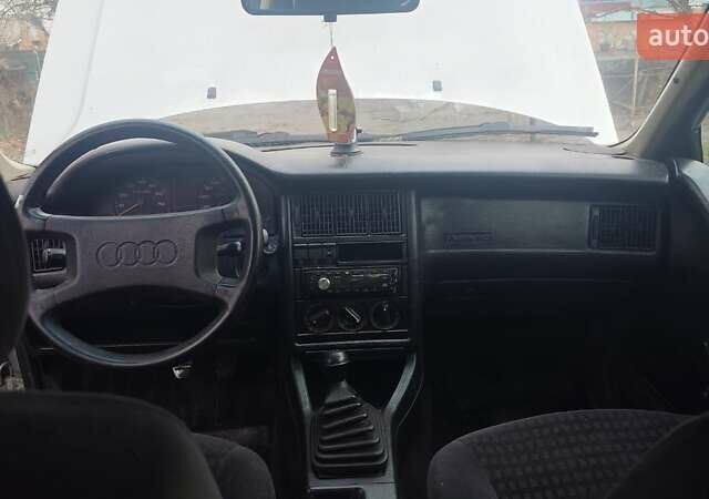Серый Ауди 80, объемом двигателя 1.8 л и пробегом 350 тыс. км за 1700 $, фото 9 на Automoto.ua