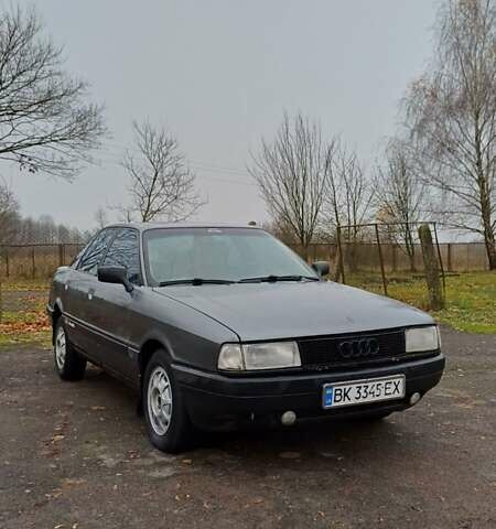 Серый Ауди 80, объемом двигателя 1.8 л и пробегом 283 тыс. км за 750 $, фото 2 на Automoto.ua