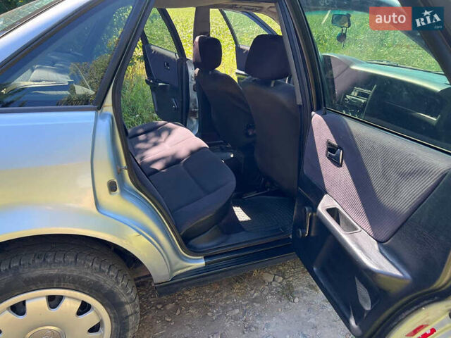 Серый Ауди 80, объемом двигателя 1.98 л и пробегом 232 тыс. км за 2650 $, фото 13 на Automoto.ua