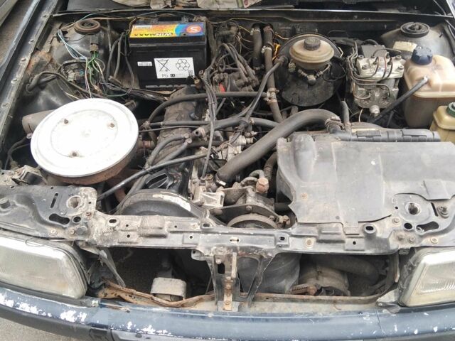 Серый Ауди 80, объемом двигателя 2.3 л и пробегом 352 тыс. км за 1600 $, фото 4 на Automoto.ua