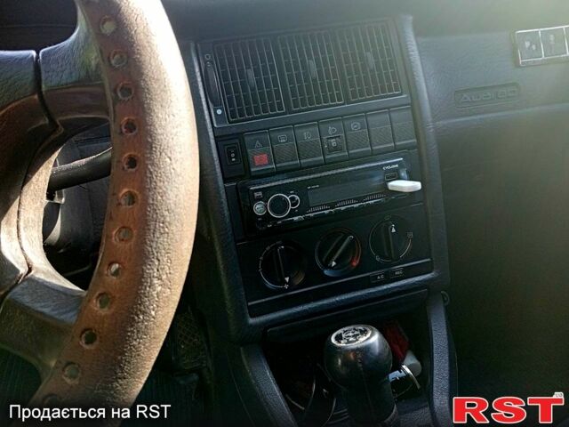 Серый Ауди 80, объемом двигателя 2.3 л и пробегом 250 тыс. км за 3100 $, фото 1 на Automoto.ua