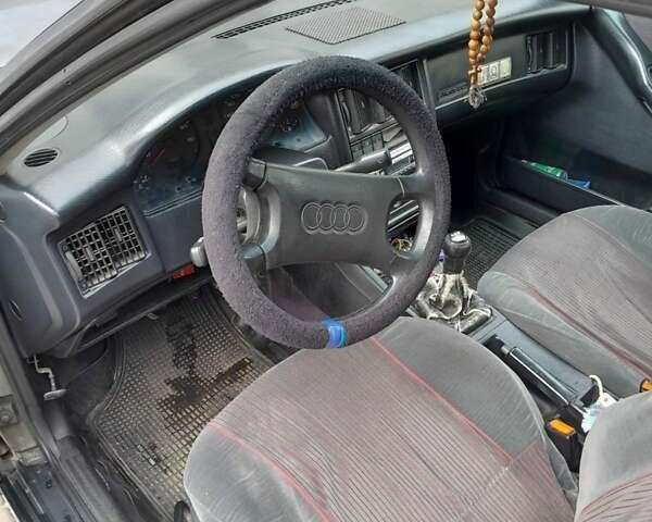 Серый Ауди 80, объемом двигателя 2 л и пробегом 80 тыс. км за 2000 $, фото 9 на Automoto.ua