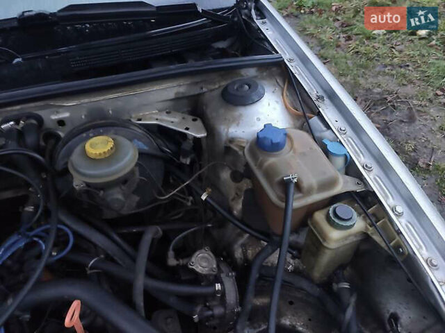 Серый Ауди 80, объемом двигателя 2 л и пробегом 300 тыс. км за 2300 $, фото 8 на Automoto.ua