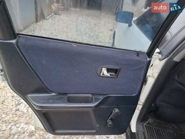 Серый Ауди 80, объемом двигателя 2 л и пробегом 300 тыс. км за 2050 $, фото 5 на Automoto.ua