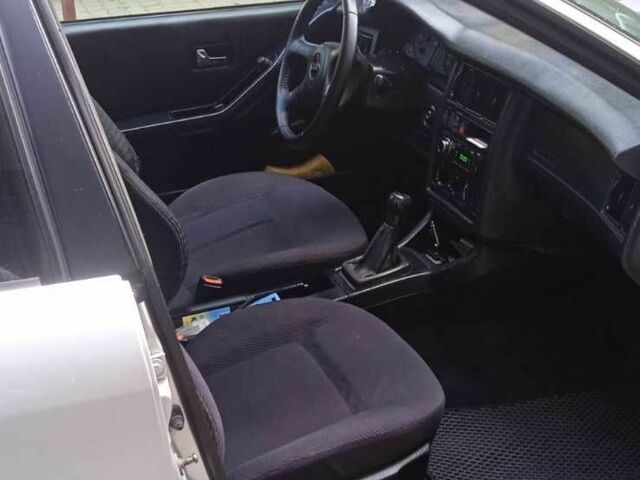Сірий Ауді 80, об'ємом двигуна 2 л та пробігом 400 тис. км за 2500 $, фото 11 на Automoto.ua
