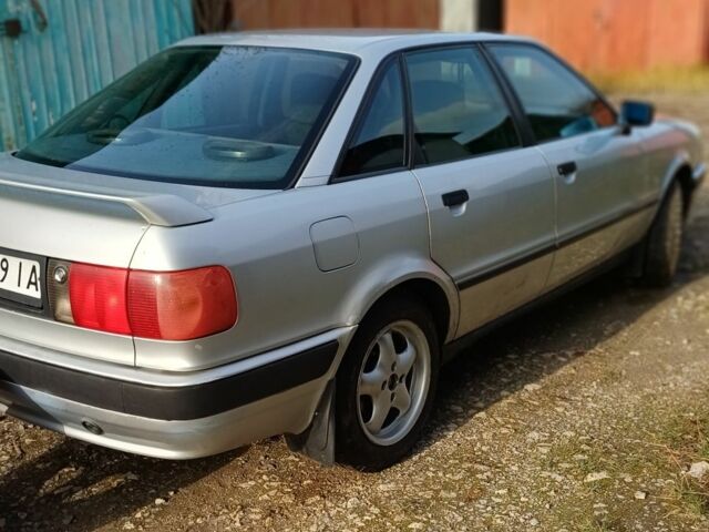 Серый Ауди 80, объемом двигателя 2 л и пробегом 413 тыс. км за 2600 $, фото 5 на Automoto.ua