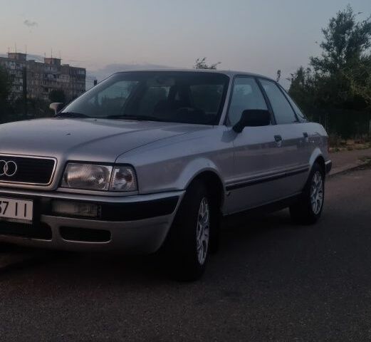 Сірий Ауді 80, об'ємом двигуна 1.8 л та пробігом 263 тис. км за 3650 $, фото 1 на Automoto.ua