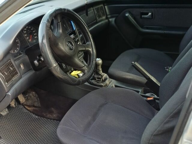 Серый Ауди 80, объемом двигателя 2 л и пробегом 413 тыс. км за 2600 $, фото 3 на Automoto.ua