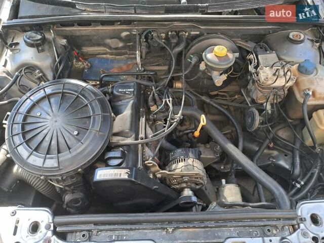 Серый Ауди 80, объемом двигателя 1.98 л и пробегом 194 тыс. км за 3000 $, фото 8 на Automoto.ua