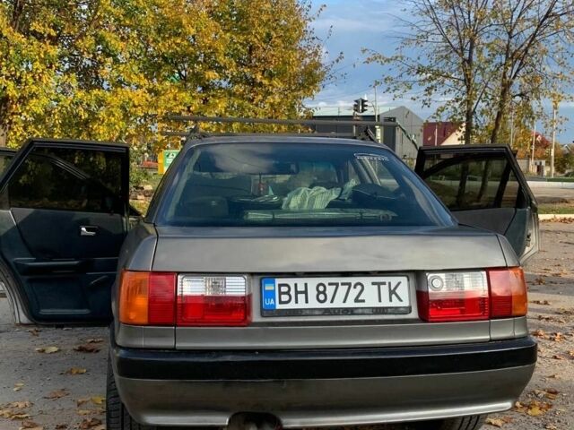 Серый Ауди 80, объемом двигателя 1.8 л и пробегом 254 тыс. км за 1450 $, фото 8 на Automoto.ua