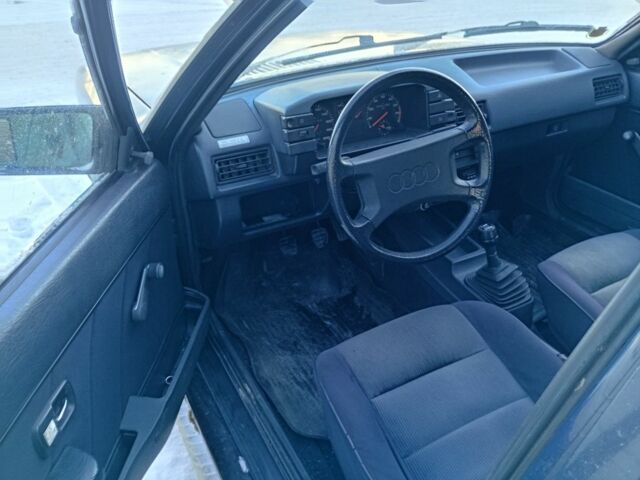 Синий Ауди 80, объемом двигателя 1.8 л и пробегом 173 тыс. км за 1300 $, фото 6 на Automoto.ua