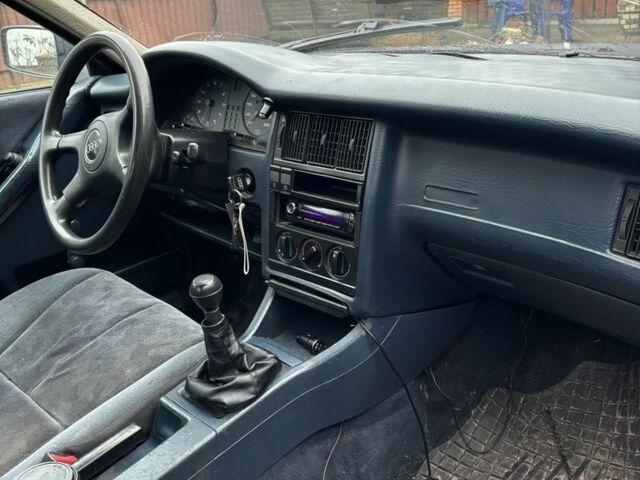 Синий Ауди 80, объемом двигателя 1.8 л и пробегом 228 тыс. км за 1000 $, фото 7 на Automoto.ua