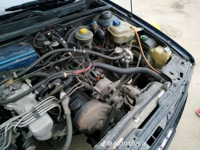 Синий Ауди 80, объемом двигателя 1.8 л и пробегом 230 тыс. км за 1799 $, фото 5 на Automoto.ua