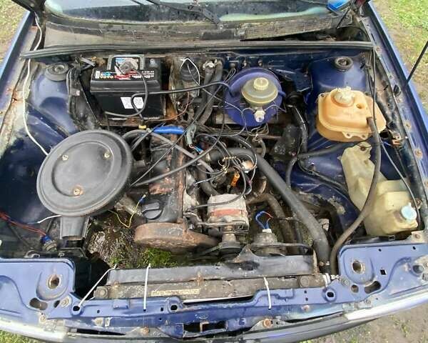 Синий Ауди 80, объемом двигателя 1.8 л и пробегом 250 тыс. км за 1200 $, фото 7 на Automoto.ua