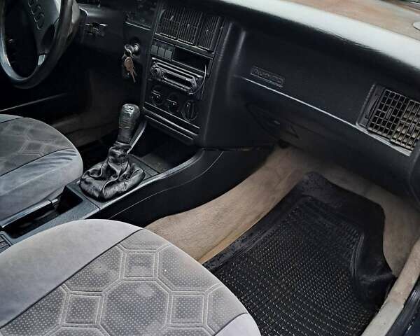 Синий Ауди 80, объемом двигателя 0 л и пробегом 258 тыс. км за 1800 $, фото 6 на Automoto.ua