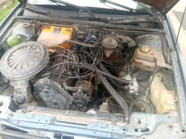 Синий Ауди 80, объемом двигателя 1.8 л и пробегом 1 тыс. км за 1500 $, фото 8 на Automoto.ua