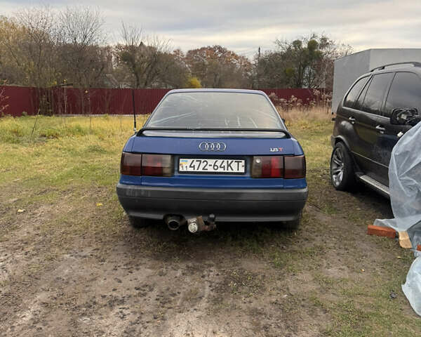 Синий Ауди 80, объемом двигателя 1.8 л и пробегом 300 тыс. км за 1100 $, фото 3 на Automoto.ua