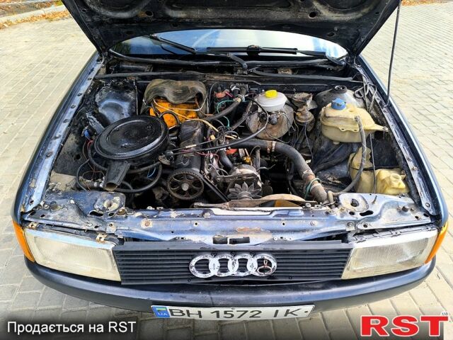 Синий Ауди 80, объемом двигателя 1.8 л и пробегом 250 тыс. км за 1200 $, фото 3 на Automoto.ua