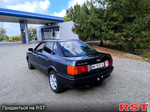 Синий Ауди 80, объемом двигателя 1.8 л и пробегом 250 тыс. км за 1200 $, фото 2 на Automoto.ua