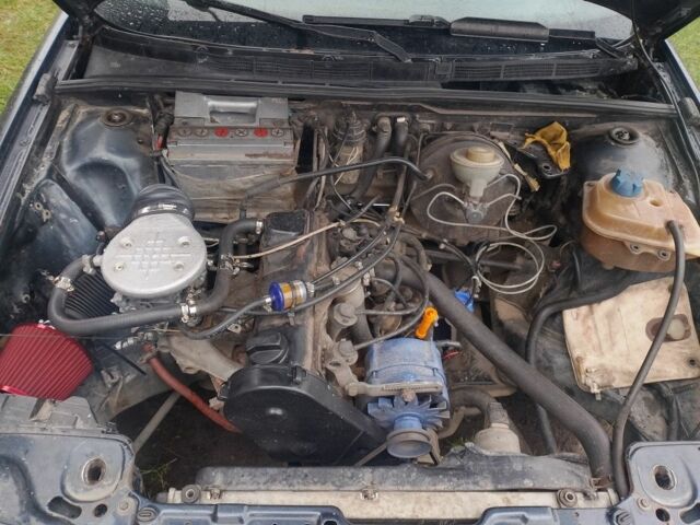 Синий Ауди 80, объемом двигателя 1.8 л и пробегом 365 тыс. км за 1400 $, фото 7 на Automoto.ua