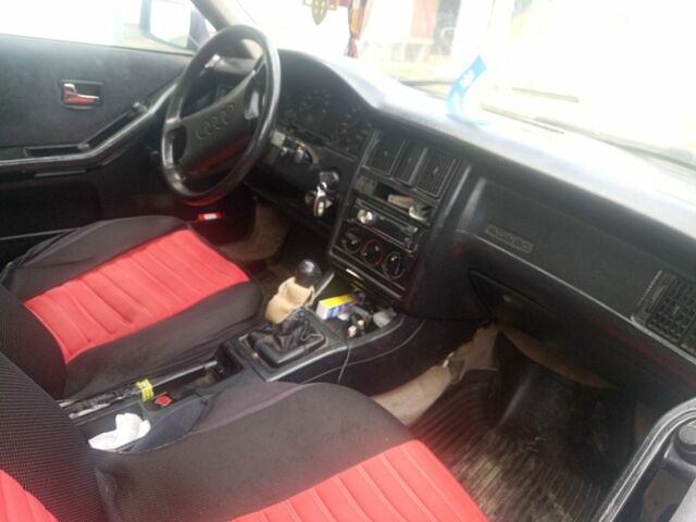 Синий Ауди 80, объемом двигателя 1.8 л и пробегом 1 тыс. км за 1500 $, фото 5 на Automoto.ua