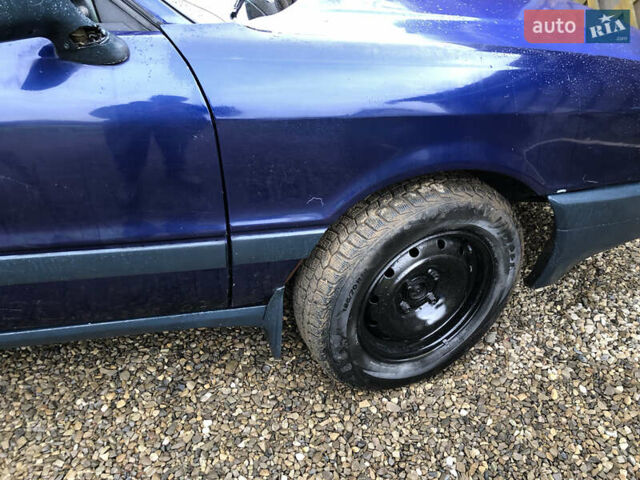 Синий Ауди 80, объемом двигателя 1.8 л и пробегом 200 тыс. км за 1150 $, фото 3 на Automoto.ua