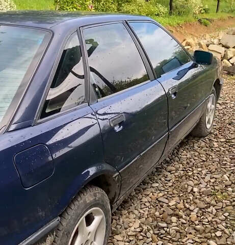 Синий Ауди 80, объемом двигателя 1.8 л и пробегом 200 тыс. км за 1800 $, фото 4 на Automoto.ua