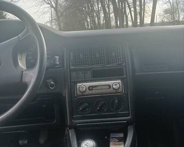 Синій Ауді 80, об'ємом двигуна 1.78 л та пробігом 288 тис. км за 1600 $, фото 2 на Automoto.ua