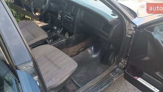 Синий Ауди 80, объемом двигателя 1.8 л и пробегом 308 тыс. км за 1300 $, фото 9 на Automoto.ua