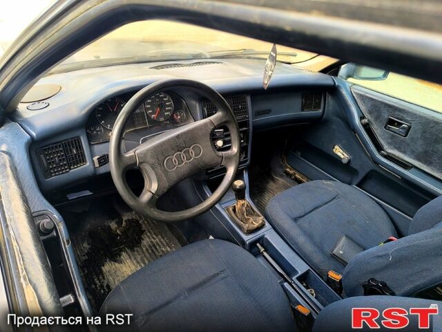 Синий Ауди 80, объемом двигателя 1.8 л и пробегом 250 тыс. км за 1200 $, фото 4 на Automoto.ua