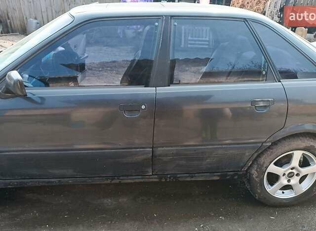Синий Ауди 80, объемом двигателя 1.8 л и пробегом 370 тыс. км за 2600 $, фото 1 на Automoto.ua