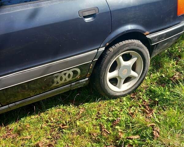 Синий Ауди 80, объемом двигателя 1.78 л и пробегом 317 тыс. км за 1500 $, фото 10 на Automoto.ua