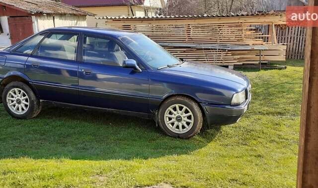Синий Ауди 80, объемом двигателя 1.8 л и пробегом 300 тыс. км за 1300 $, фото 2 на Automoto.ua