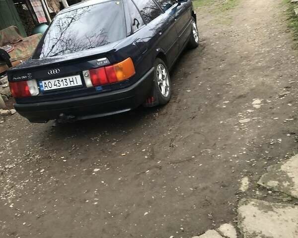 Синий Ауди 80, объемом двигателя 1.8 л и пробегом 360 тыс. км за 2399 $, фото 3 на Automoto.ua