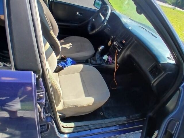 Синий Ауди 80, объемом двигателя 1.8 л и пробегом 340 тыс. км за 1450 $, фото 4 на Automoto.ua