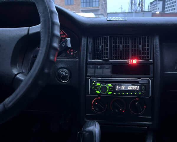 Синий Ауди 80, объемом двигателя 1.78 л и пробегом 256 тыс. км за 1250 $, фото 7 на Automoto.ua