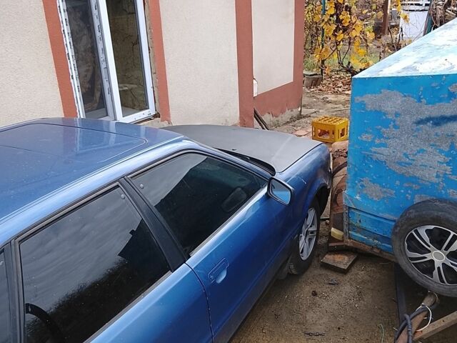 Синий Ауди 80, объемом двигателя 1.8 л и пробегом 777 тыс. км за 3000 $, фото 5 на Automoto.ua