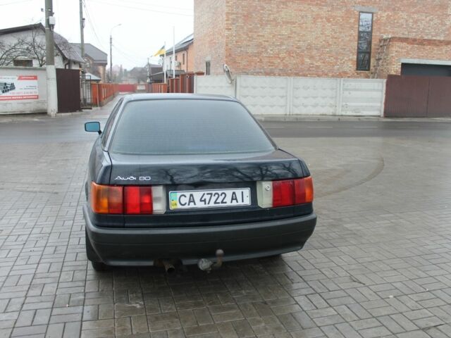 Синий Ауди 80, объемом двигателя 1.8 л и пробегом 200 тыс. км за 1900 $, фото 4 на Automoto.ua