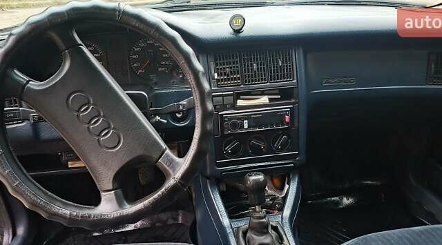 Синий Ауди 80, объемом двигателя 1.8 л и пробегом 350 тыс. км за 2200 $, фото 2 на Automoto.ua