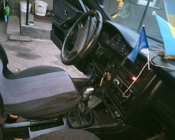 Синий Ауди 80, объемом двигателя 1.78 л и пробегом 300 тыс. км за 2400 $, фото 5 на Automoto.ua