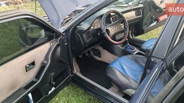 Синий Ауди 80, объемом двигателя 1.8 л и пробегом 326 тыс. км за 1500 $, фото 4 на Automoto.ua