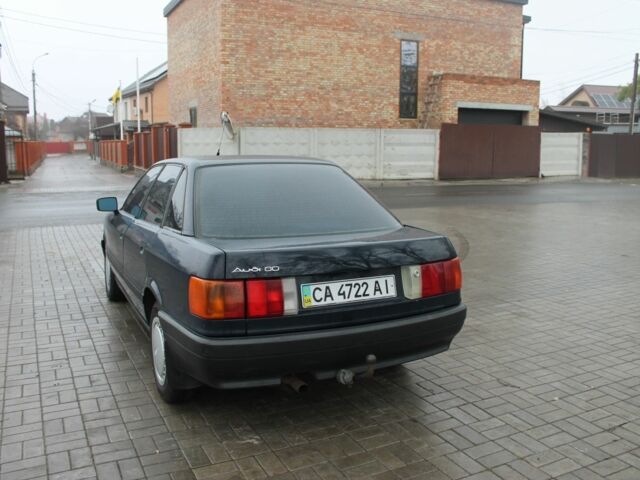 Синий Ауди 80, объемом двигателя 1.8 л и пробегом 200 тыс. км за 1900 $, фото 3 на Automoto.ua