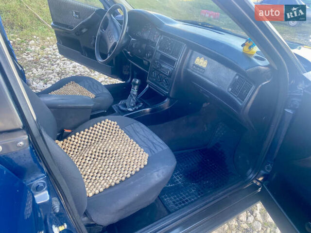 Синий Ауди 80, объемом двигателя 1.8 л и пробегом 250 тыс. км за 1950 $, фото 17 на Automoto.ua