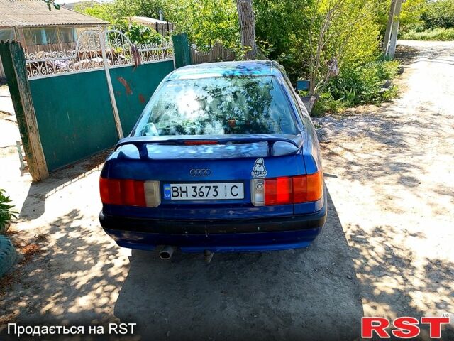 Синий Ауди 80, объемом двигателя 1.8 л и пробегом 0 тыс. км за 1300 $, фото 4 на Automoto.ua